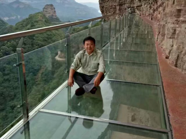 玻璃栈道